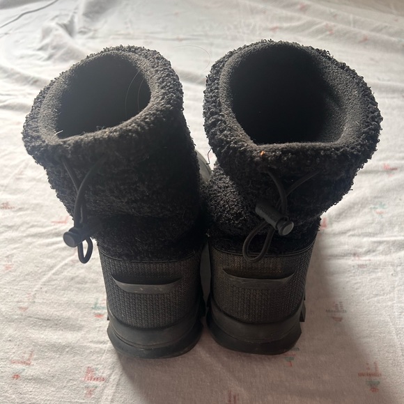 Women’s Hunter Boots - Picture 2 of 2